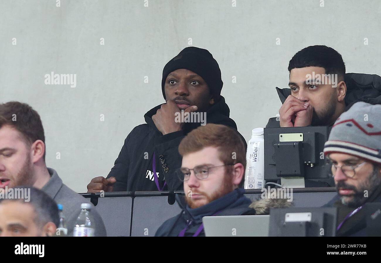 L'ex giocatore del Manchester City, Shaun Wright-Phillips che guarda dagli stand. - Tottenham Hotspur contro Manchester City, Emirates fa Cup, 4° turno, Tottenham Hotspur Stadium, Londra, Regno Unito - 26 gennaio 2024. Solo per uso editoriale - si applicano restrizioni DataCo. Foto Stock