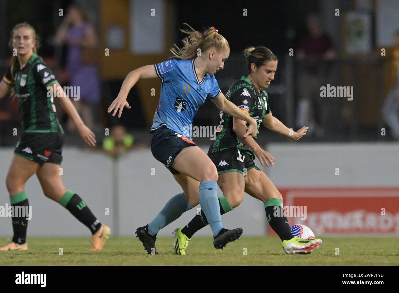 Lilyfield, Australia. 9 marzo 2024. Taylor Jade Ray (L) del Sydney FC e Melissa Taranto (R) del Western United FC sono visti durante il turno 19 della Liberty A-League 2023-24 tra il Sydney FC e il Western United FC tenutosi al Leichhardt Oval. Punteggio finale Sydney FC 3:1 Western United FC. Credito: SOPA Images Limited/Alamy Live News Foto Stock