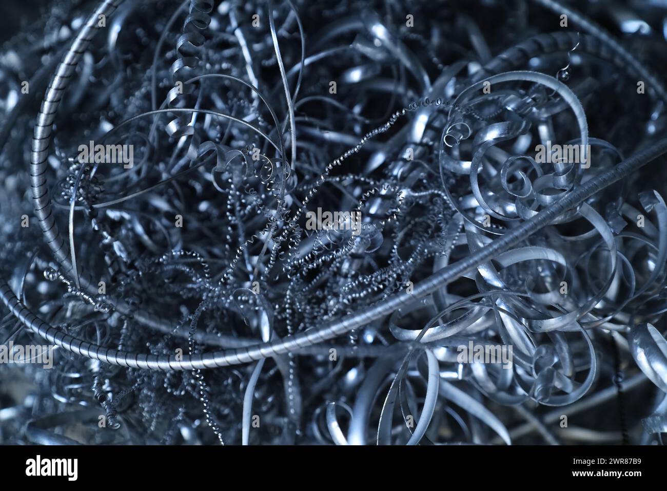 Trucioli di metallo come rifiuti post-produzione per il riutilizzo nella gestione delle risorse non rinnovabili della Terra. Foto Stock