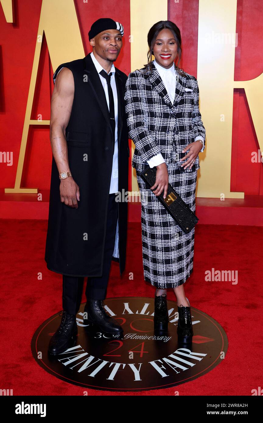 Russell Westbrook mit Ehefrau Nina Earl bei der Vanity Fair Oscar Party 2024 anlässlich der 96. Oscar-Verleihung im Wallis Annenberg Center for the Performing Arts Beverly Hills, 10.03.2024 *** Russell Westbrook con la moglie Nina Earl alla Vanity Fair Oscar Party 2024 in occasione dei 96 premi Oscar al Wallis Annenberg Center for the Performing Arts Beverly Hills, 10 03 2024 foto:XJ.xBlocx/xFuturexImagex Vanity fair 1307 Foto Stock