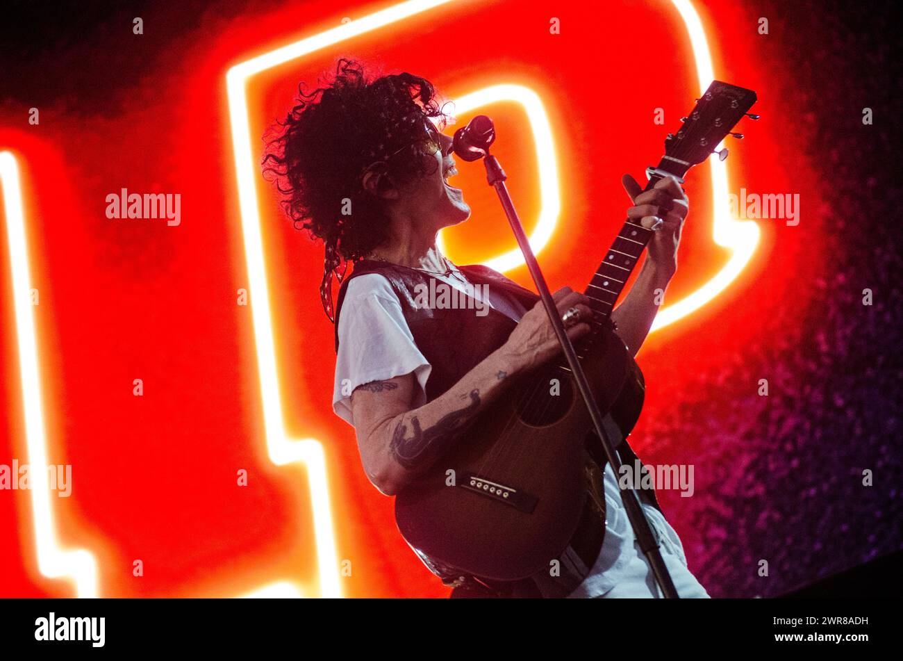 LP (Laura Pergolizzi) in esibizione al Release Athens Festival in Plateia Nerou / Grecia, giugno 2022 Foto Stock