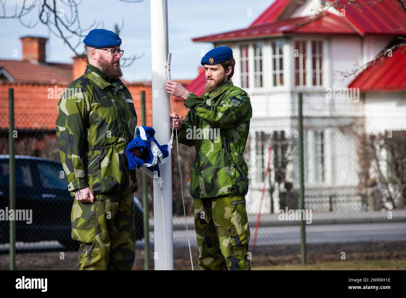 Dopo la ratifica in tutti i parlamenti dei paesi membri, la Svezia è ora uno dei 32 membri dell'alleanza militare NATO. Lunedì si è tenuta una cerimonia presso la base aerea di Malmen, "Linköpings garnison”, per segnare l'ingresso della Svezia nella NATO. Per la prima volta dal 1814, la Svezia fa parte di un'alleanza militare. Foto Stock
