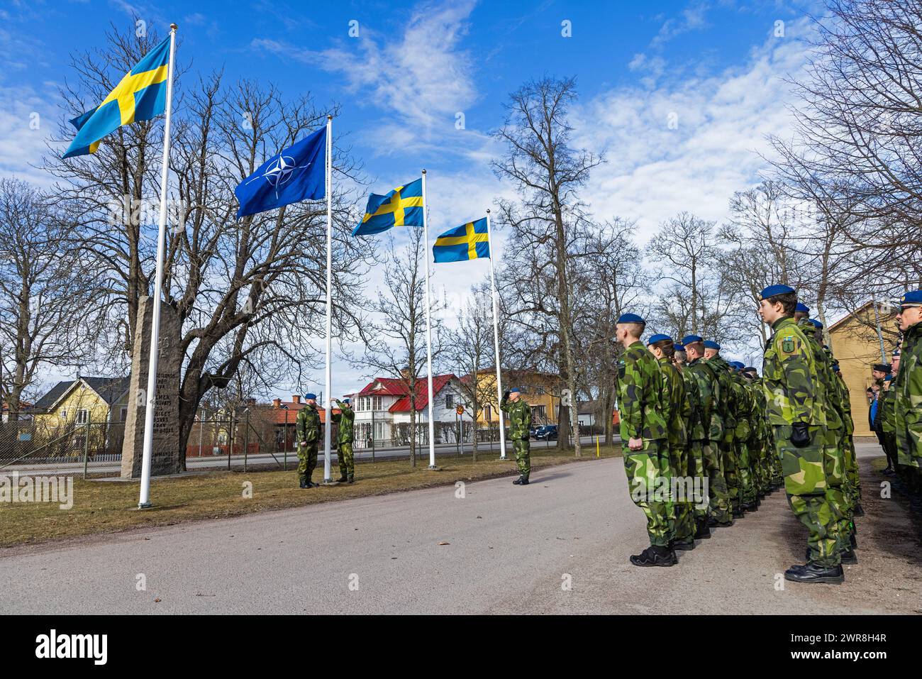 Dopo la ratifica in tutti i parlamenti dei paesi membri, la Svezia è ora uno dei 32 membri dell'alleanza militare NATO. Lunedì si è tenuta una cerimonia presso la base aerea di Malmen, "Linköpings garnison”, per segnare l'ingresso della Svezia nella NATO. Per la prima volta dal 1814, la Svezia fa parte di un'alleanza militare. Foto Stock