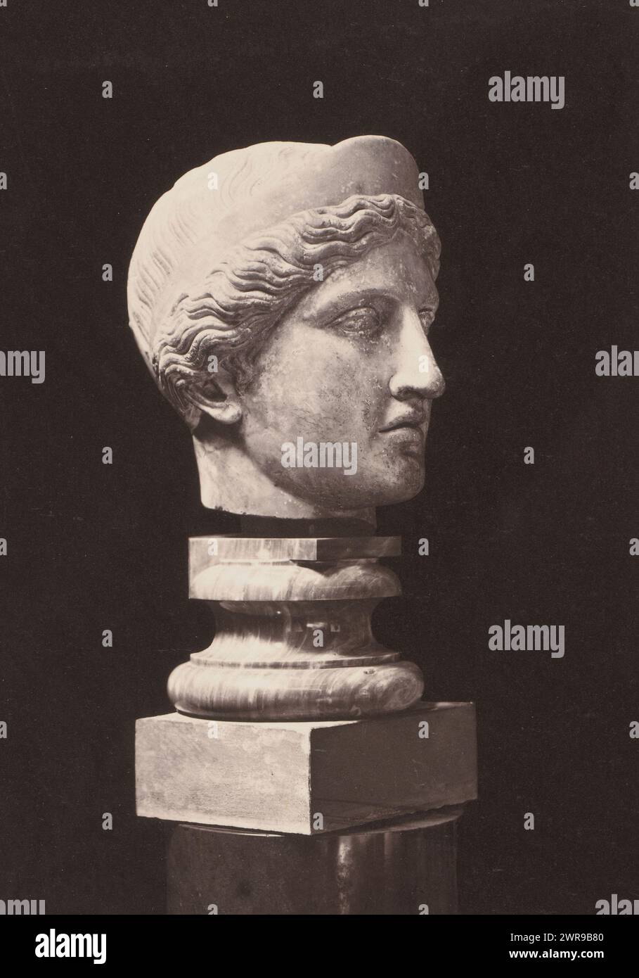 Statua in marmo di Hera, Stephen Thompson, c. 1869 - in o prima del 1874, supporto fotografico, stampa albume, altezza 239 mm x larghezza 177 mm, fotografia Foto Stock