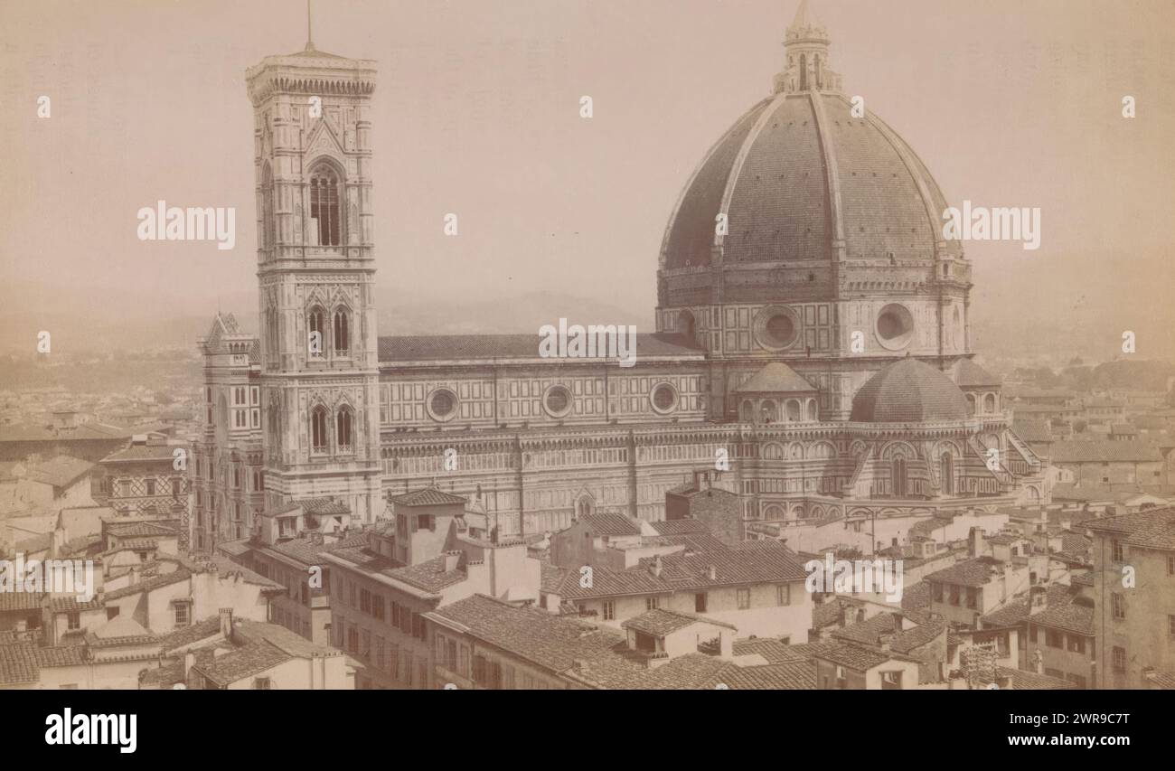 Vista del Duomo di Firenze. La cattedrale presa da Orsanmichele (titolo sull'oggetto), Edizione Brogi, (eventualmente), Firenze, c. 1878 - in o prima del 1888, supporto fotografico, stampa albume, altezza 92 mm x larghezza 148 mm, fotografia Foto Stock