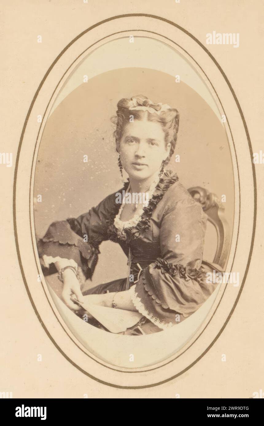 Ritratto di E.M. Paul, questa foto fa parte di un album., Oswald H. Allen, Sydney, 1871, cartone, stampa albume, altezza 82 mm x larghezza 52 mm, fotografia Foto Stock