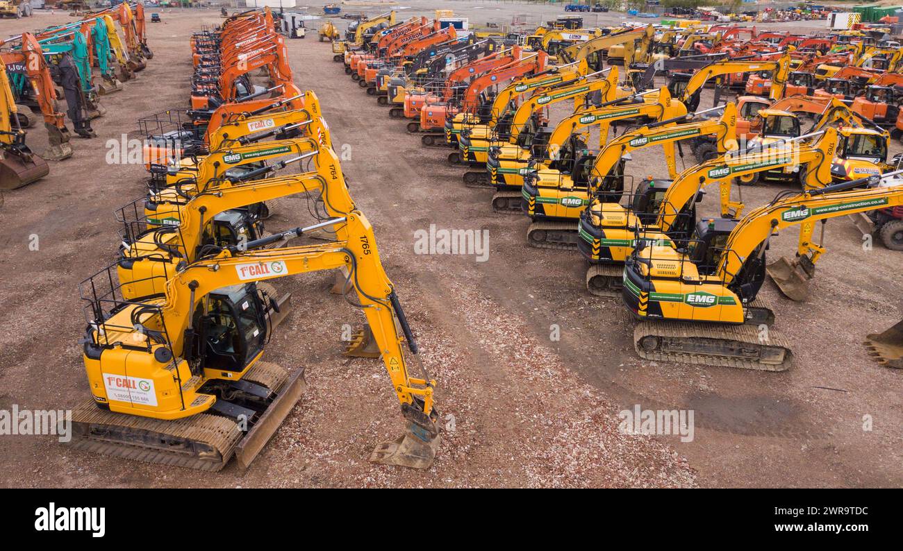 15/07/21 attrezzature per l'edilizia e impianti pesanti esposti al di fuori della sede centrale di Richie Bros UK presso il sito di nuova costruzione ex-miniera di Maltby, Foto Stock