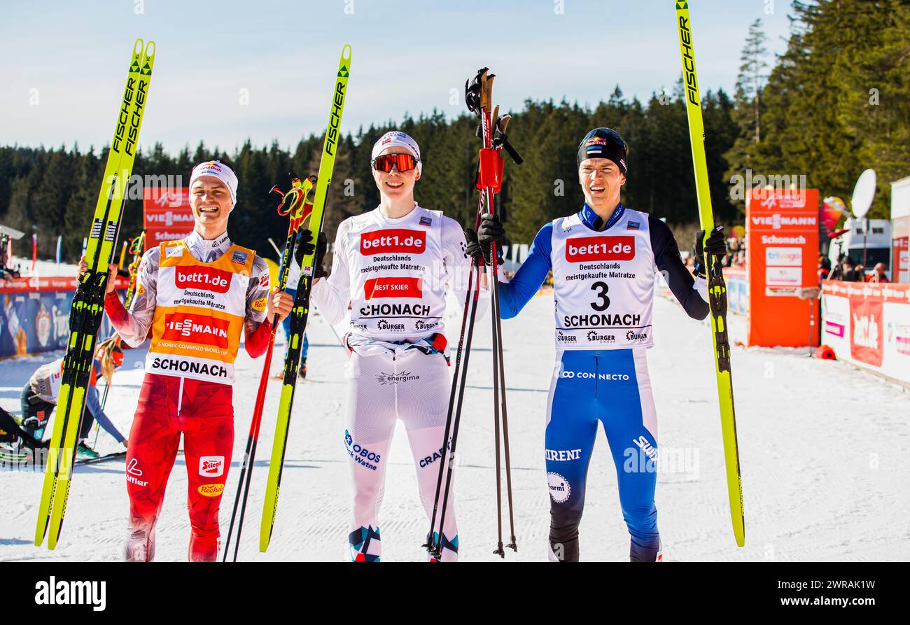 Die Sieger des Weltcup in der nordischen Kompination im Langlaufstadion Wittenbach Einar Luraas Oftebro (1., mitte), johannes Lamparter (2. Links) und Foto Stock