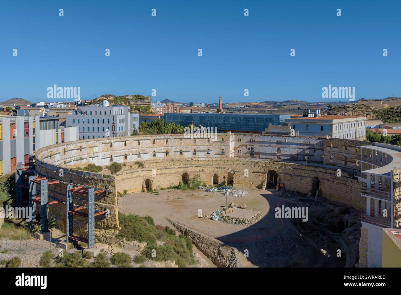Rovine in restauro dell'anfiteatro romano del i secolo a.C., scoperta archeologica nella città di Cartagena, regione di Murcia, Spagna. Foto Stock