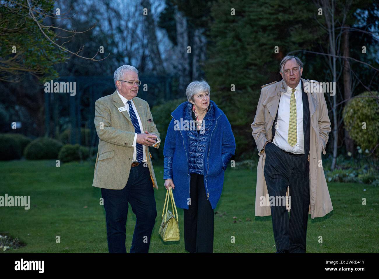 Salisbury, Wiltshire, Regno Unito, 11 maggio 2024, l'ex primo ministro Theresa May in visita ad Arundells, l'ex casa di Sir Edward Heath a Salisbury, Wiltshire, prima di parlare al Salisbury Guildhall del suo tempo come primo ministro. Foto Stock