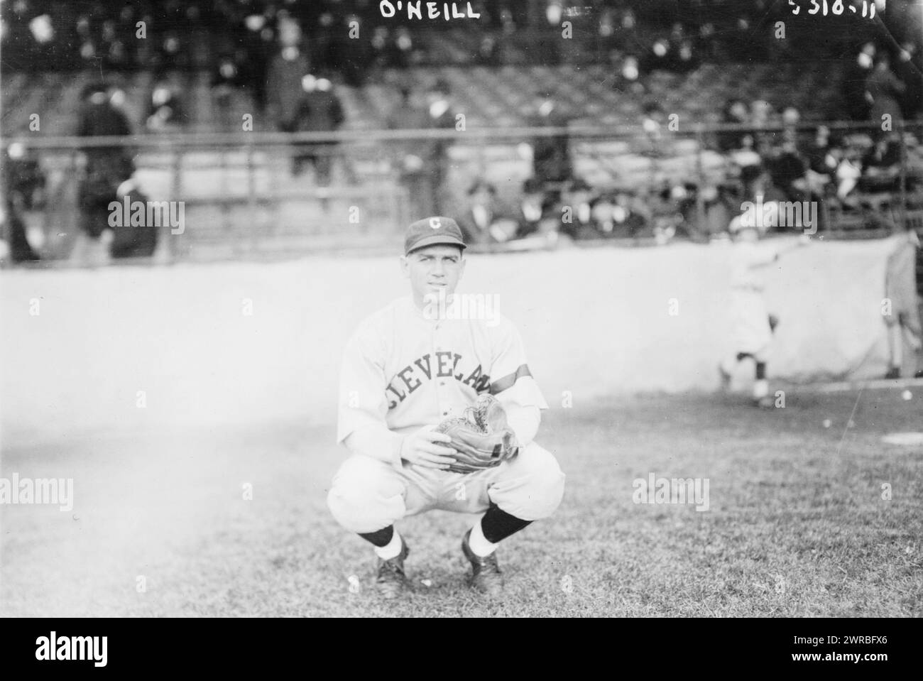 Stephen Francis o'Neill, giocatore di baseball di Cleveland AL, ritratto a figura intera, squatting sul campo da baseball, 1920., o'Neill, Stephen Francis, stampe fotografiche, 1920., stampe fotografiche, 1920, 1 stampa fotografica Foto Stock