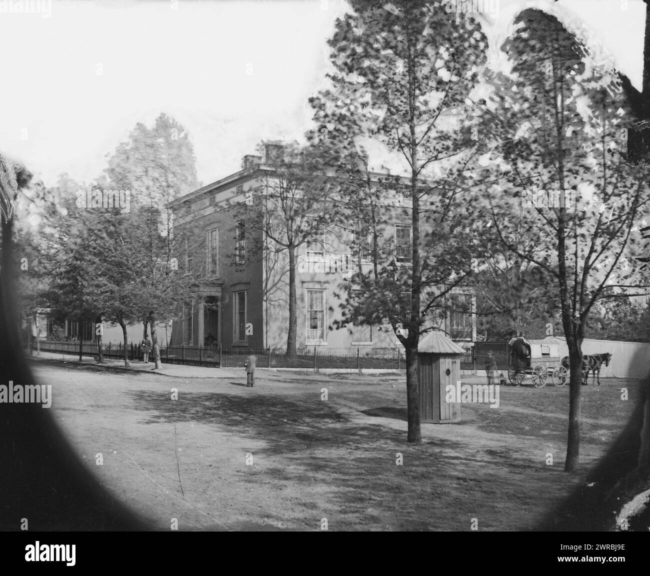 Richmond, Virginia Residenza di Alexander H. Stephens, Vicepresidente, C.S.A., fotografia dal principale teatro di guerra orientale, Fallen Richmond, aprile-giugno 1865., 1865 aprile, Stati Uniti, storia, Guerra civile, 1861-1865, Glass negatives, 1860-1870, stereografi, 1860-1870, 1 negativo: vetro, stereografo, collodion umido, 4 x 10 poll Foto Stock