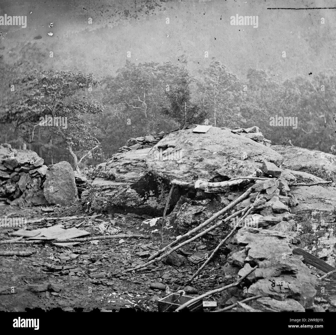 Gettysburg, Pa. Veduta interna del seno all'estrema sinistra della linea Federale, fotografia dal principale teatro orientale della guerra, Gettysburg, giugno-luglio 1863., Gardner, Alexander, 1821-1882, fotografo, 1863 luglio., Stati Uniti, storia, Guerra civile, 1861-1865, strutture militari, stereografi, 1860-1870., Stereographs, 1860-1870, Wet Collodion negative, 1 negative (2 piastre): vetro, stereografo, wet Collodion Foto Stock