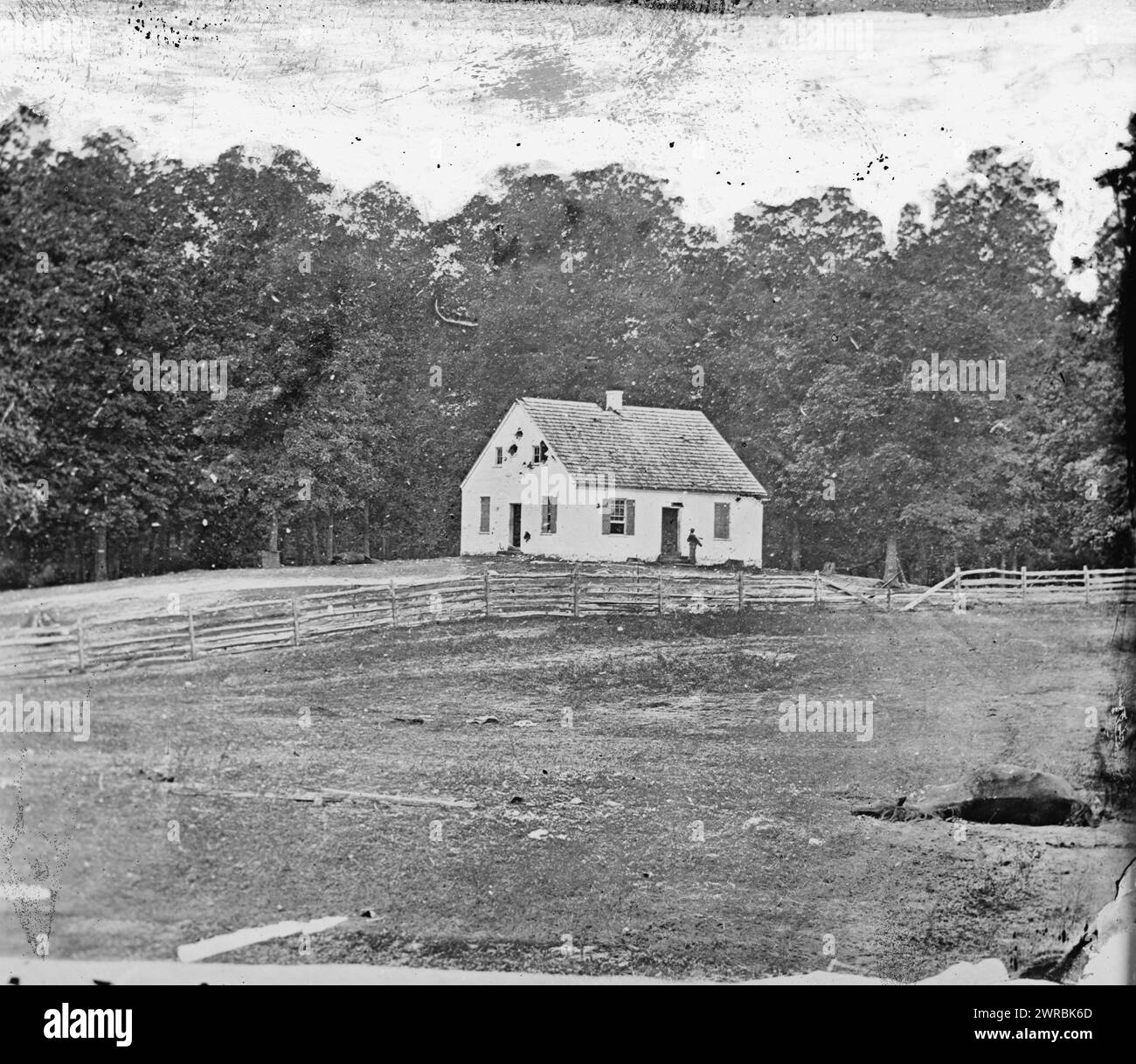 Antietam, Maryland. Dunker Church on Battlefield, Gardner, Alexander, 1821-1882, fotografo, 1862 sett., Stati Uniti, storia, Guerra civile, 1861-1865, negativi in vetro, 1860-1870, 1 negativo: vetro, collodion umido Foto Stock