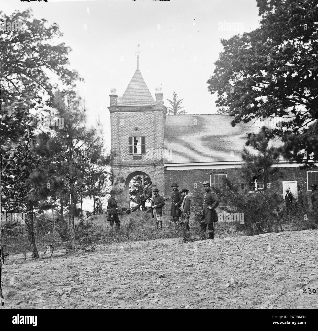 White House Landing, Virginia (nelle vicinanze). St Chiesa di Pietro con soldati federali in primo piano, tra il 1861 e il 1869, Stati Uniti, storia, Guerra civile, 1861-1865, negativi di vetro, 1860-1870., stereografi, 1860-1870, negativi di vetro, 1860-1870, 1 negativo (2 piastre): vetro, stereografo, collodion umido Foto Stock