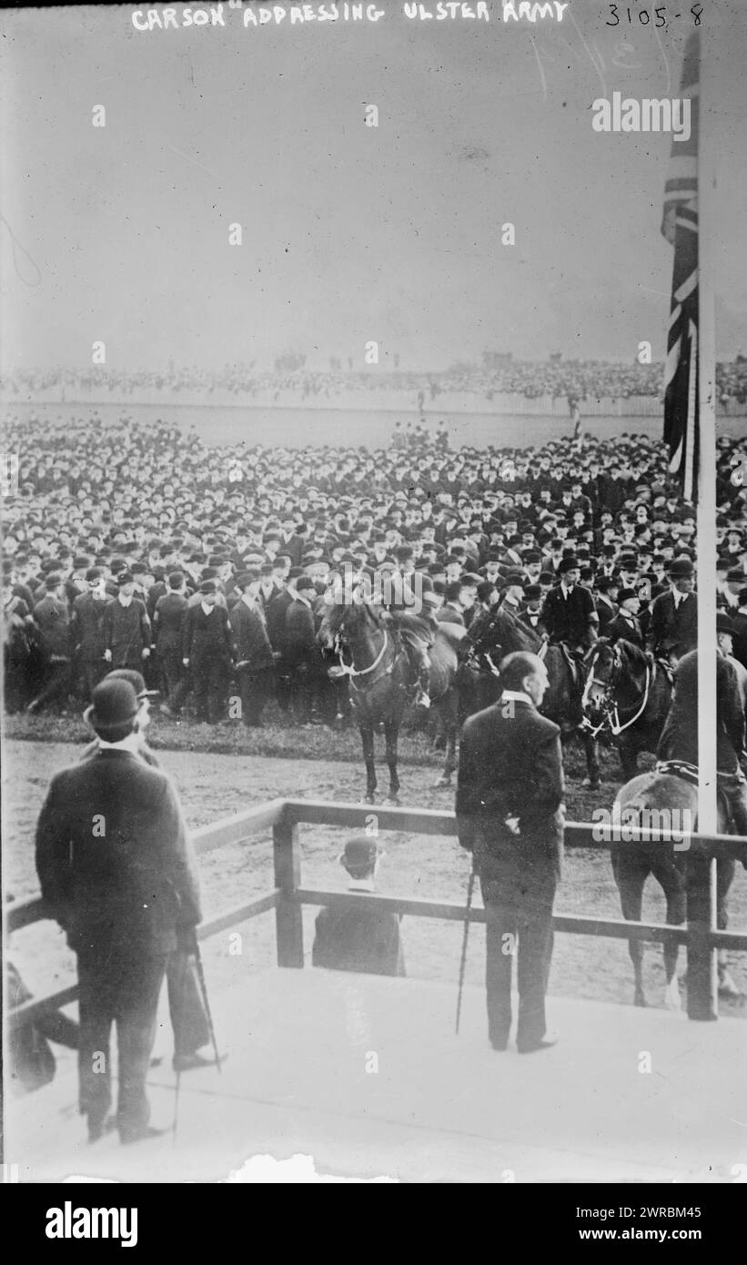 Carson Addressing Ulster Army, Photo Shows Sir Edward H. Carson, leader del Partito Unionista irlandese., 1914 marzo 3, Glass negatives, 1 negative: Glass Foto Stock
