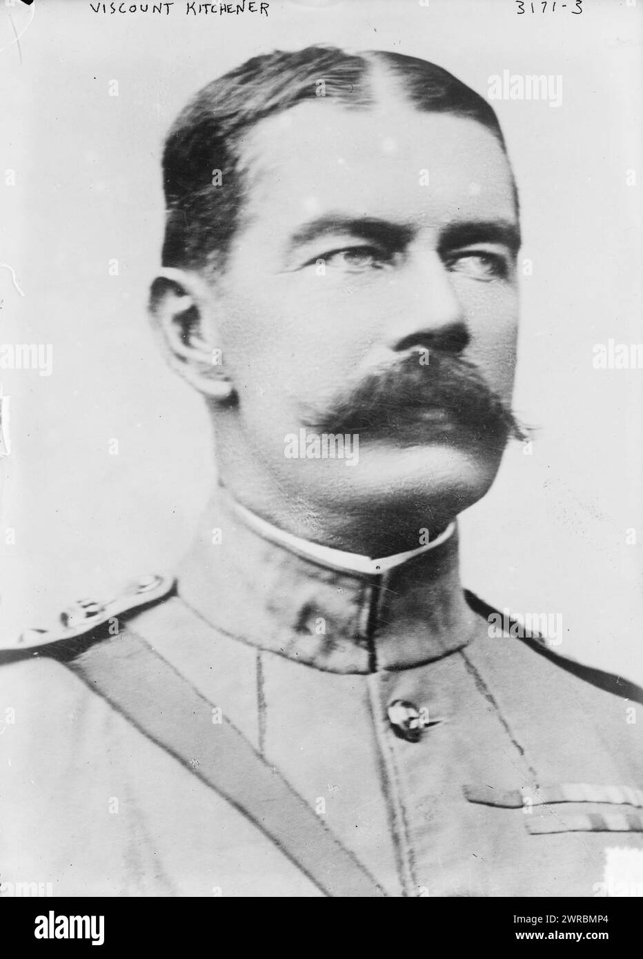 Visconte Kitchener, la fotografia mostra Horatio Herbert Kitchener, i conte Kitchener (1850-1916), un feldmaresciallo britannico e proconsole che prestò servizio nella seconda guerra boera e nella prima guerra mondiale, tra ca. 1910 e ca. 1915, Glass negative, 1 negativo: Glass Foto Stock