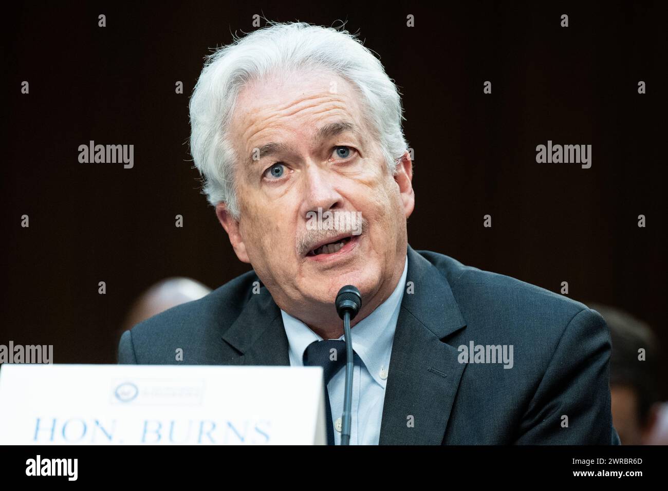Washington, Stati Uniti. 11 marzo 2024. William Burns, direttore della Central Intelligence Agency (CIA), parla ad un'udienza del Senate Intelligence Committee presso il Campidoglio degli Stati Uniti. Credito: SOPA Images Limited/Alamy Live News Foto Stock