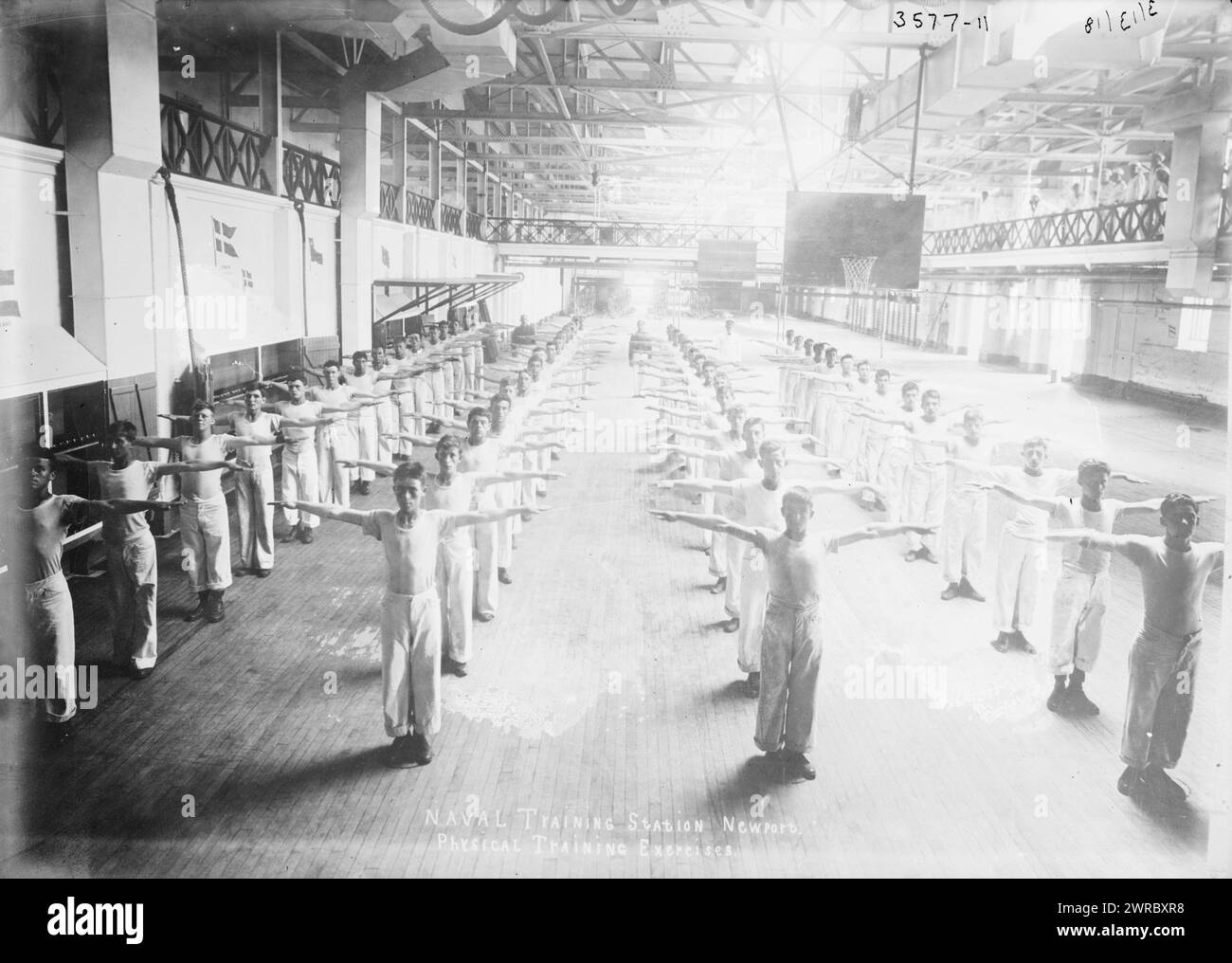 Naval Training Station, Newport, esercitazioni fisiche, tra ca. 1910 e ca. 1915, Glass negative, 1 negativo: Glass Foto Stock