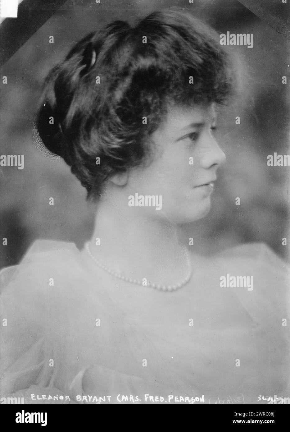 Eleanor Bryant (Mrs. Fred. Pearson), tra ca. 1910 e ca. 1915, Glass negative, 1 negativo: Glass Foto Stock