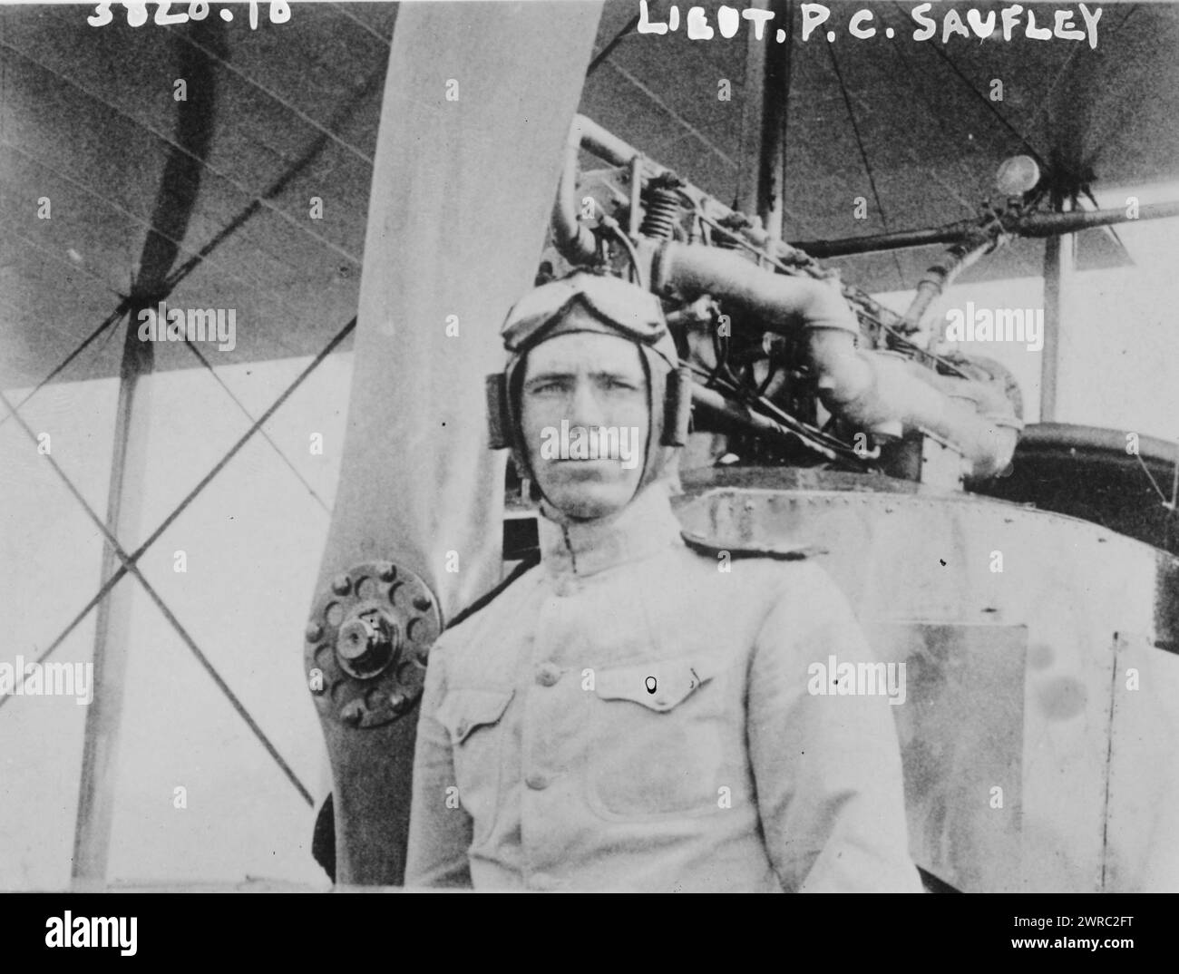 Tenente P.C. Saufley, la fotografia mostra il pioniere dell'aviazione della Marina degli Stati Uniti Richard Caswell Saufley (1884-1916)., tra ca. 1915 e ca. 1920, Glass negative, 1 negativo: Glass Foto Stock