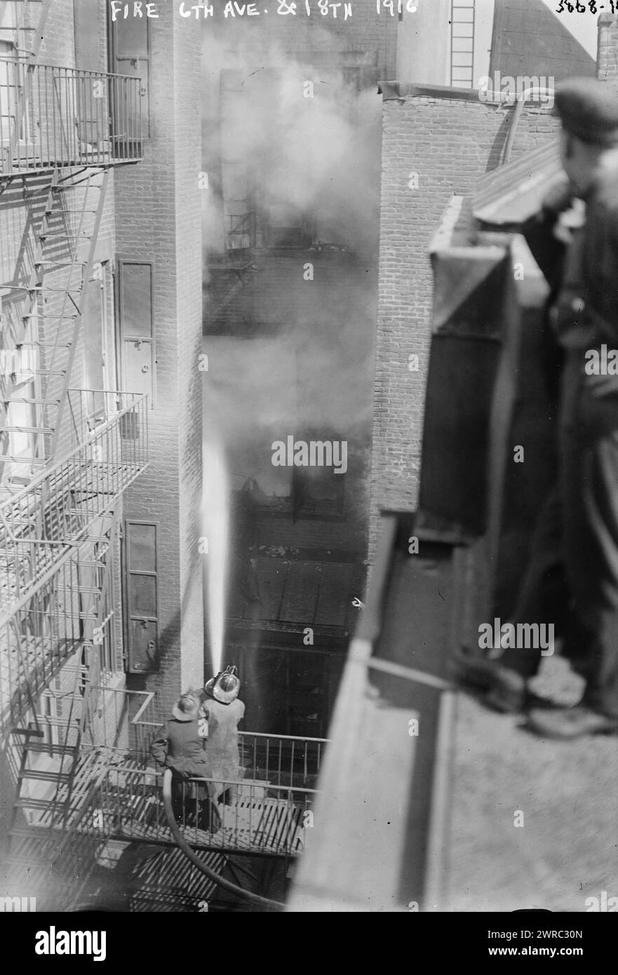 Fuoco, 6th Ave. & 18th, 1916, 1916., Glass negative, 1 negative: Glass Foto Stock