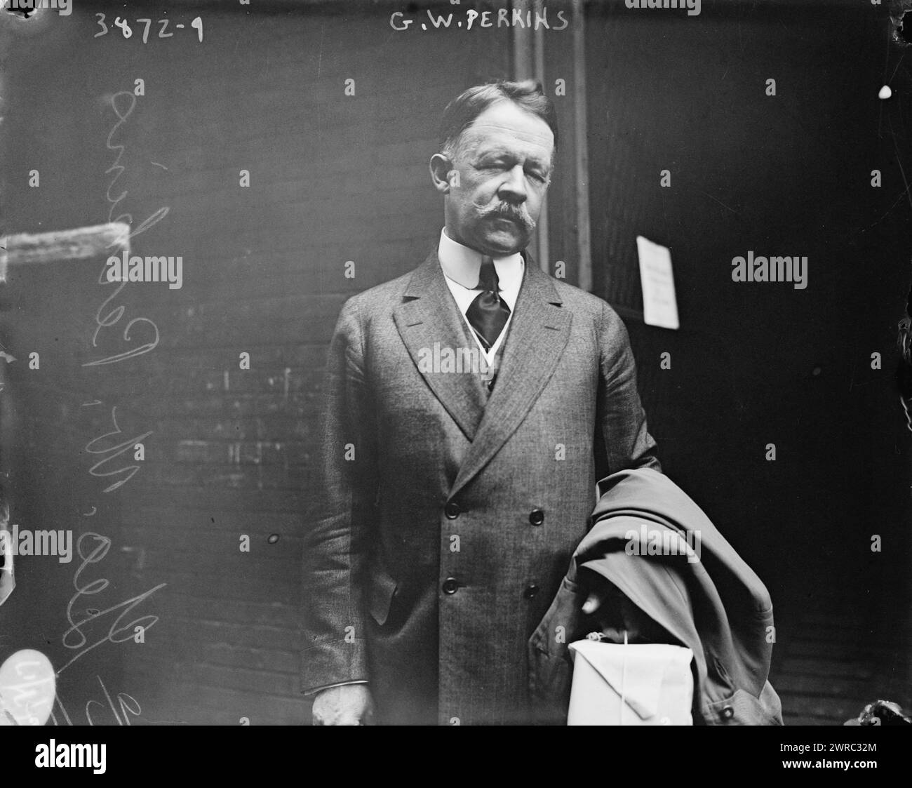 G.W. Perkins, la fotografia mostra George Walbridge Perkins (1862-1920), un banchiere e socio di J.P. Morgan, e leader dell'ala progressista del Partito Repubblicano, alla National Republican Convention nel 1916., 1916 giugno, Glass negative, 1 negative: Glass Foto Stock