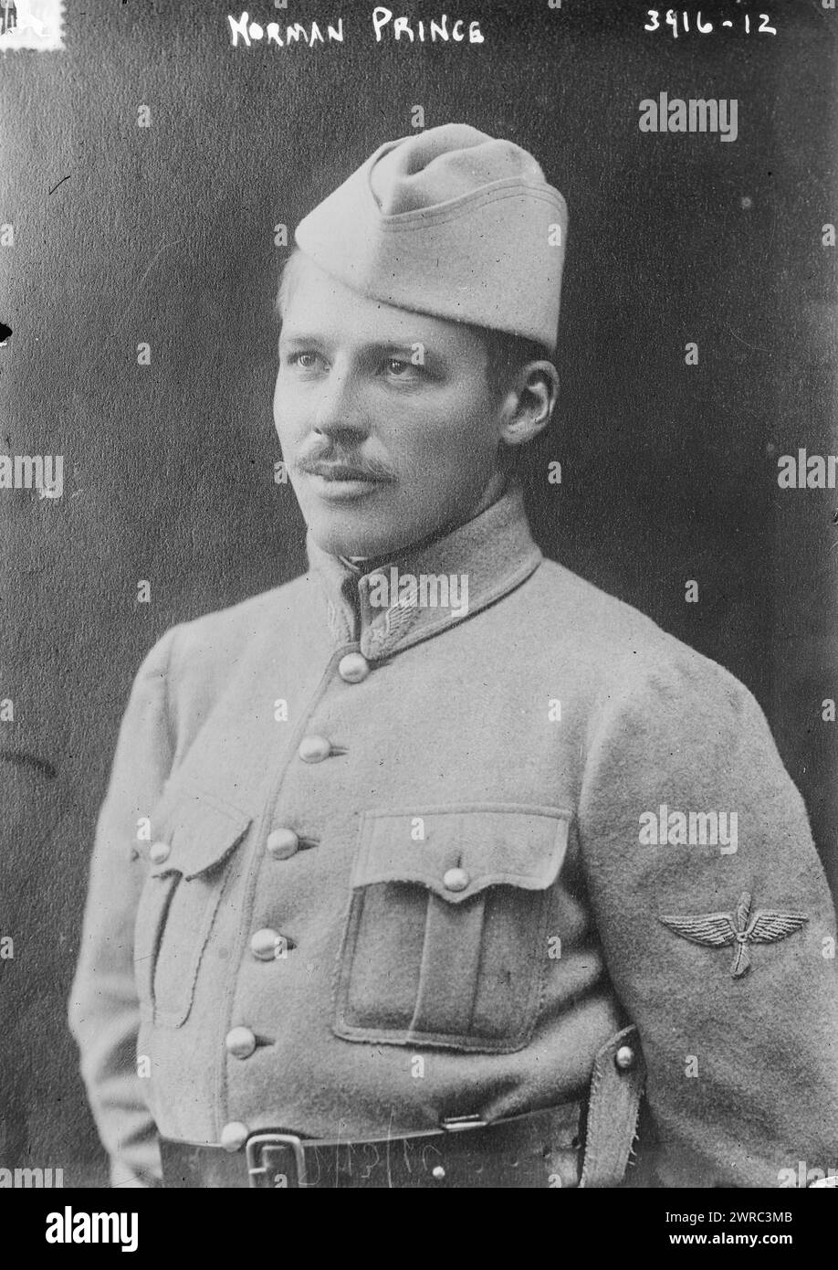 Norman Prince, la fotografia mostra l'aviatore Norman Prince (1887-1916), fondatore della Lafayette Escadrille, un gruppo di piloti americani che facevano parte dell'aeronautica francese durante la prima guerra mondiale, tra ca. 1915 e 1916, Glass negative, 1 negativo: Vetro Foto Stock