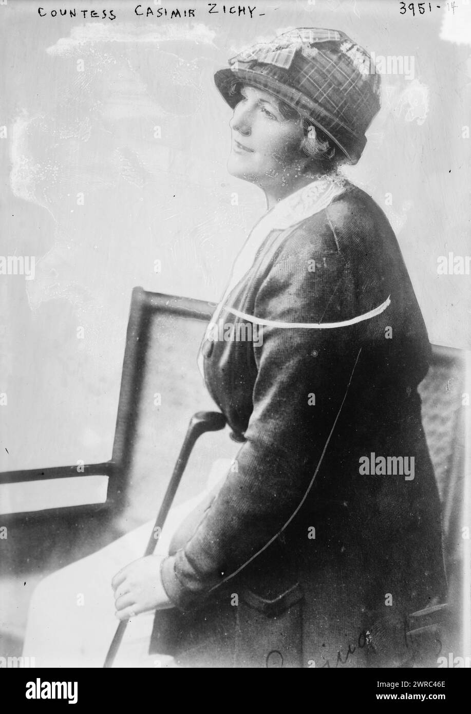 Contessa Casimir Zichy, la fotografia mostra Julia May Moran (1892-1962) che sposò il conte Kasimir Zichy (1868-1955) d'Ungheria nel 1916. 1915 e ca. 1920, Glass negative, 1 negativo: Glass Foto Stock