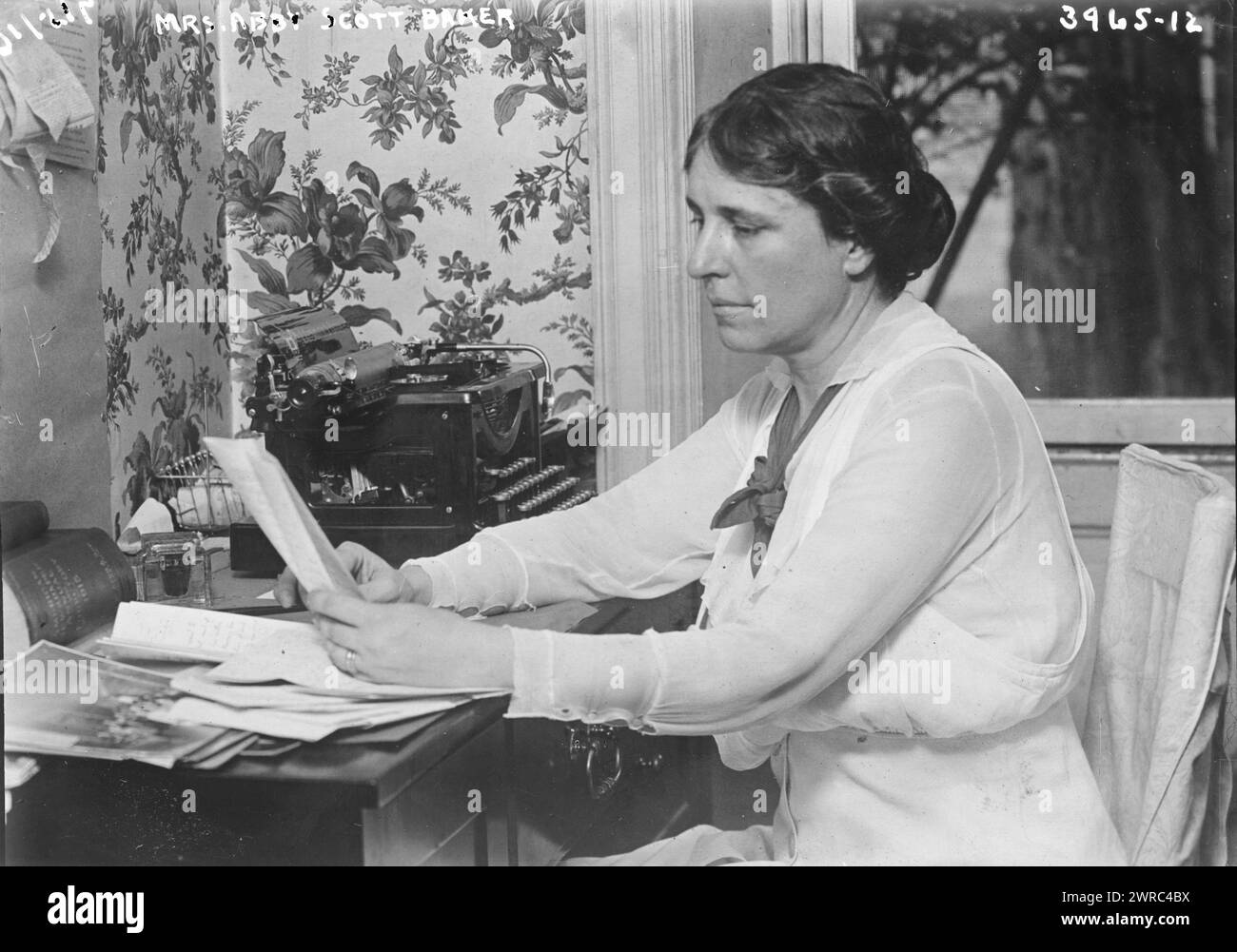 Mrs. Abby Scott Baker, la fotografia mostra Abby Scott Baker (1871-1944), suffragista e sostenitrice dei diritti delle donne., 1916, Glass negatives, 1 negative: Glass Foto Stock