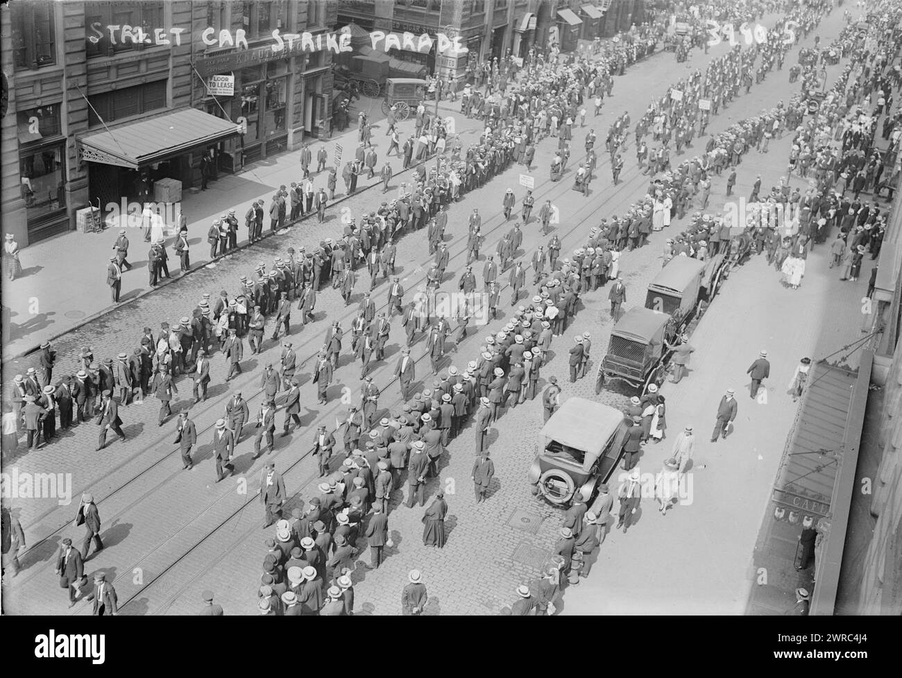 Street car Strike Parade, la fotografia mostra la parata di sciopero delle auto che ha avuto luogo il 14 settembre 1916, New York City., 1916 Sett. 14, Glass negative, 1 negativo: vetro Foto Stock