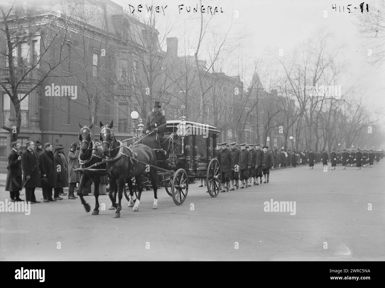 Dewey funerale, la fotografia mostra il funerale dell'ammiraglio statunitense George Dewey (1837-1917) il 20 gennaio 1917, Washington, D.C., 1917 20 gennaio, lati negativi del vetro, 1 negativo: vetro Foto Stock