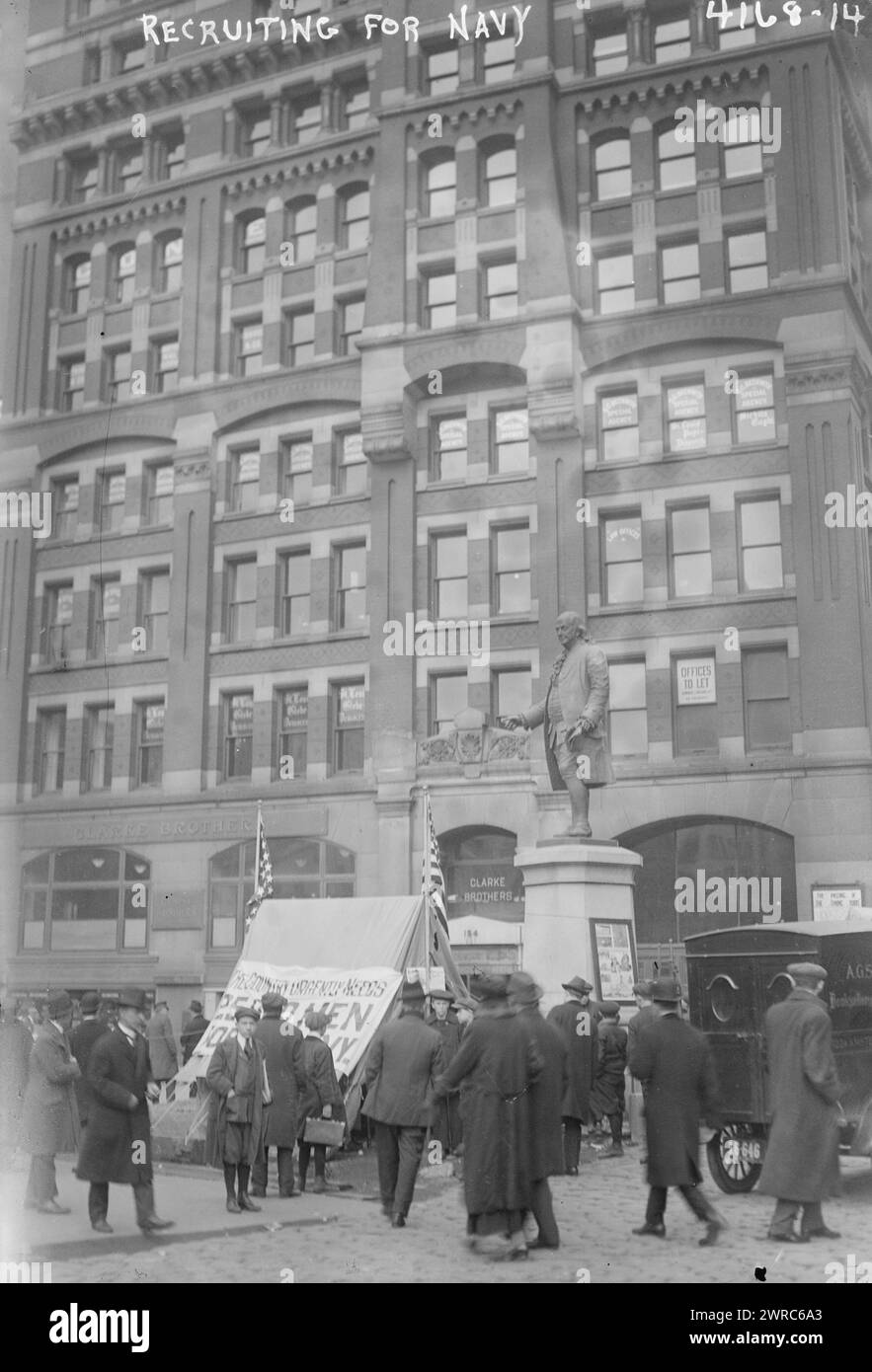 Reclutamento per la Marina, la fotografia mostra il New York Tribune Building a Printing House Square, New York City., tra ca. 1915 e ca. 1920, Glass negative, 1 negativo: Glass Foto Stock