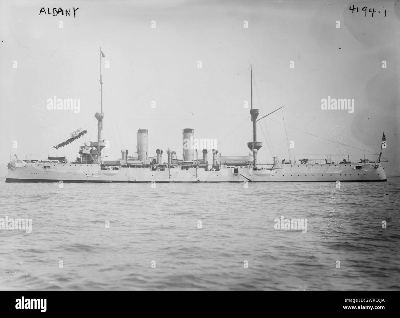 ALBANY, la fotografia mostra la USS Albany (CL-23), un incrociatore protetto della Marina degli Stati Uniti., tra ca. 1915 e ca. 1920, Glass negative, 1 negativo: Glass Foto Stock