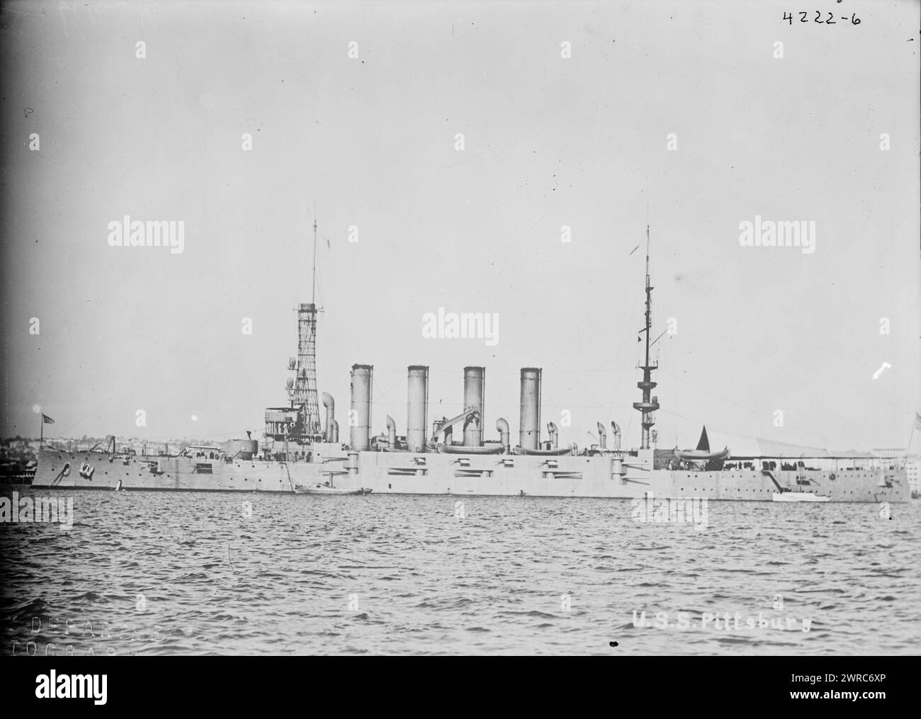 U.S.S. PITTSBURG, la fotografia mostra la USS Pittsburgh, precedentemente chiamata USS Pennsylvania., tra ca. 1915 e ca. 1920, Glass negative, 1 negativo: Glass Foto Stock