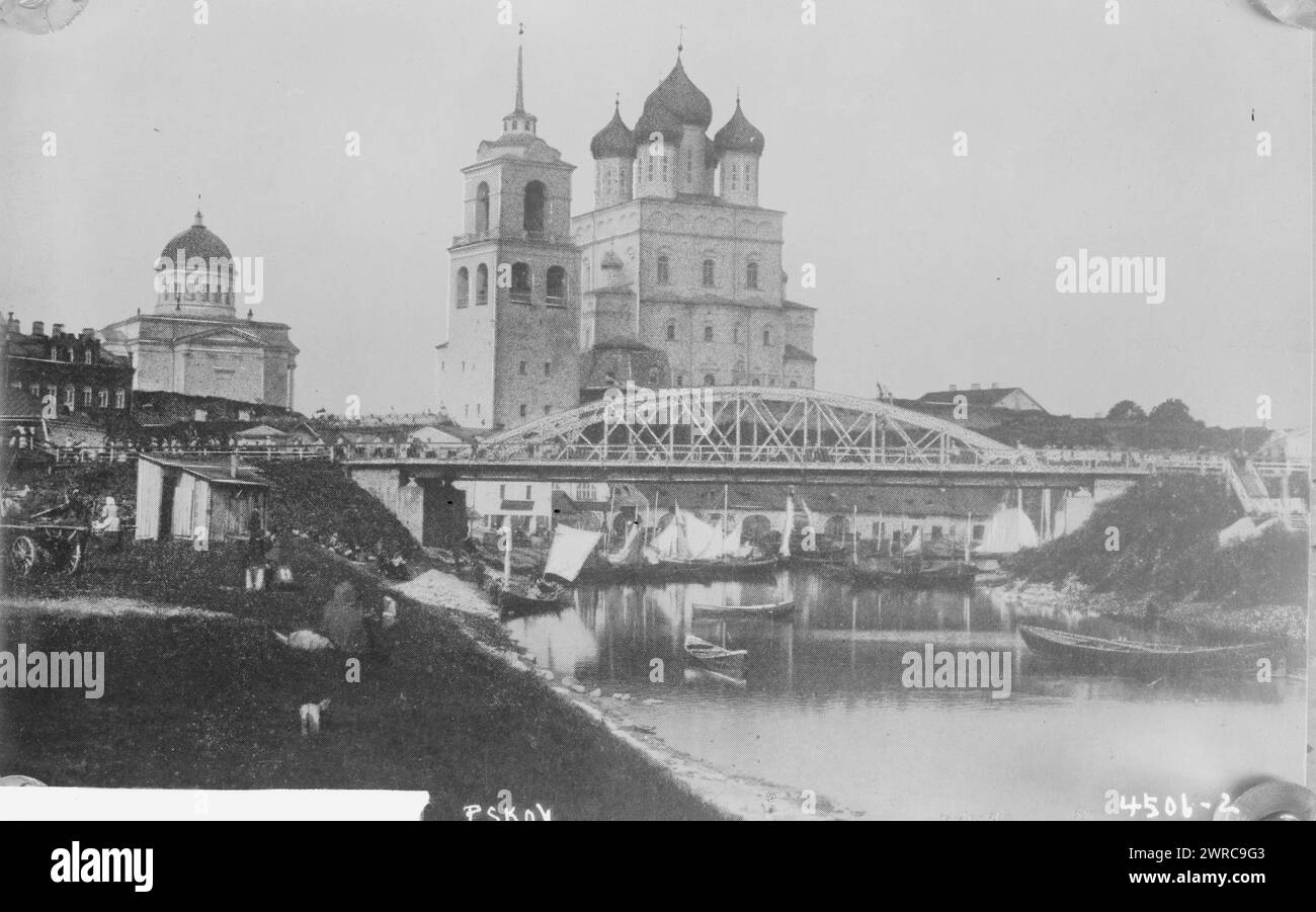 Pskov, la fotografia mostra la città di Pskov, Oblast' di Pskov, Russia con la Cattedrale della Trinità., tra ca. 1915 e ca. 1920, Glass negative, 1 negativo: Glass Foto Stock