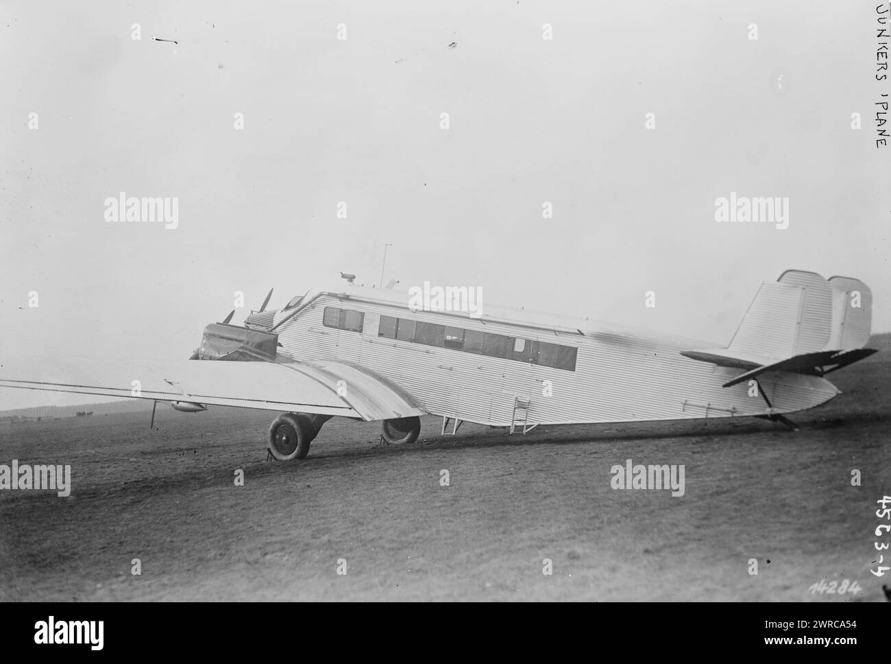 Junkers 'plane, Photograph shows a German Junker Airplane., 1927 maggio 27, Glass negative, 1 negative: Glass Foto Stock