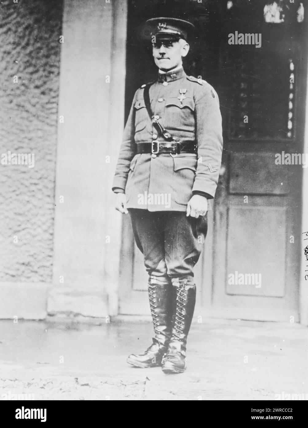 Gen. Leroy S. Upton, la fotografia mostra il generale di brigata degli Stati Uniti LeRoy Sunderland Upton (1869-1927), della 57th Infantry Brigade, ventinove Divisione, First Army, alla fine della prima guerra mondiale a Passavant, Marne, Francia, 26 novembre 1918., 1918 novembre 26, Guerra Mondiale, 1914-1918, Glass negative, 1 negative: Glass Foto Stock