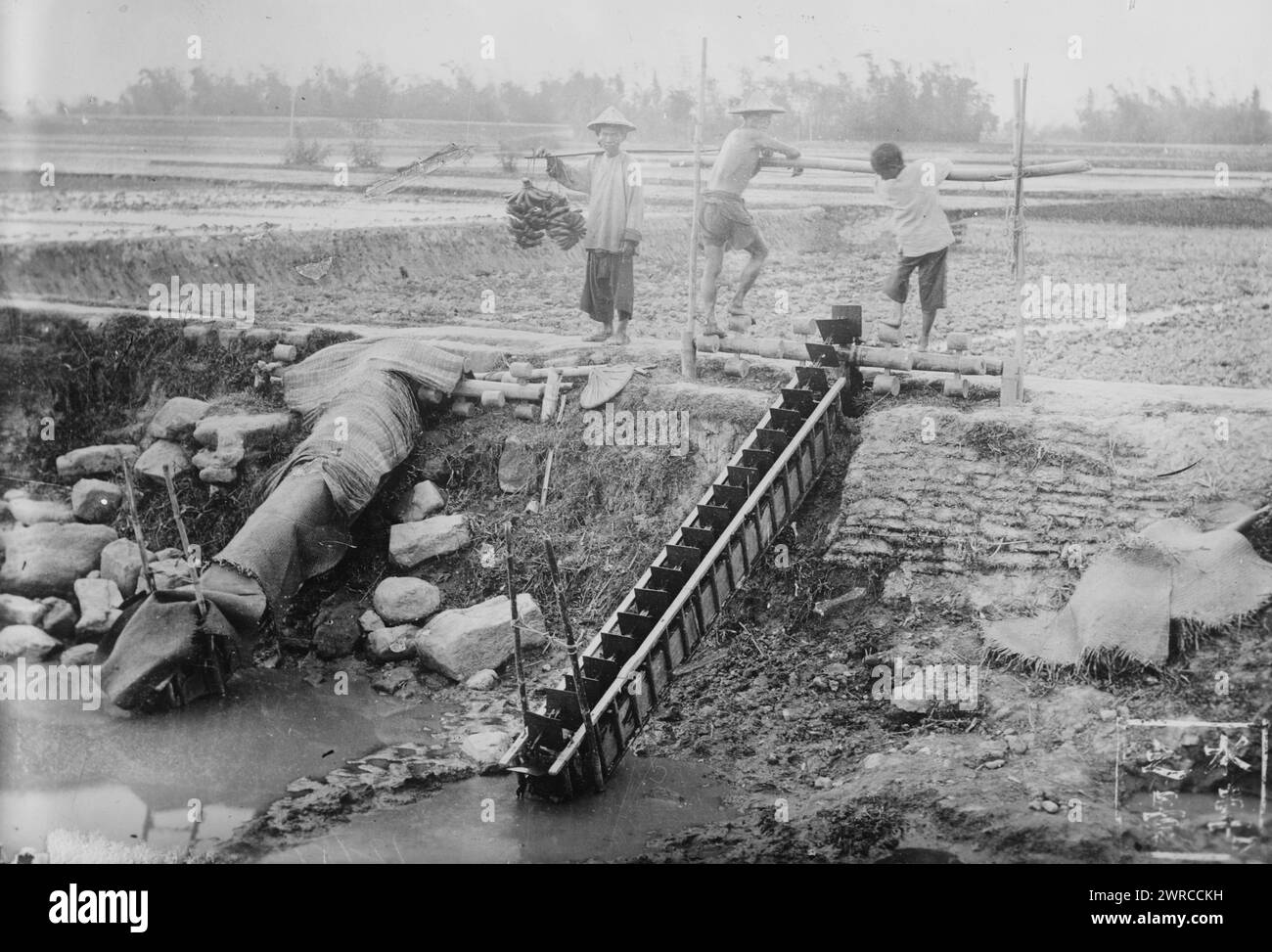 Formosa, pompa di irrigazione, tra ca. 1915 e ca. 1920, Glass negative, 1 negativo: Glass Foto Stock