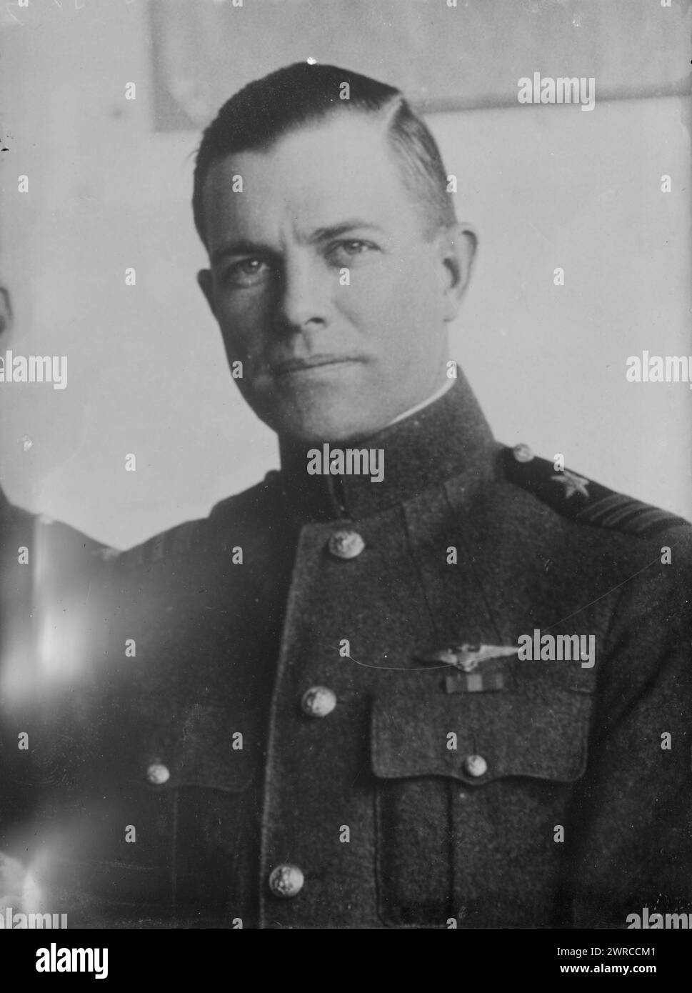 COD. P.N.L. Bellinger, la fotografia mostra l'ufficiale della Marina degli Stati Uniti Patrick Nieson Lynch Bellinger (1885-1962) che era un pioniere dell'aviazione., tra CA. 1915 e ca. 1920, Glass negative, 1 negativo: Glass Foto Stock