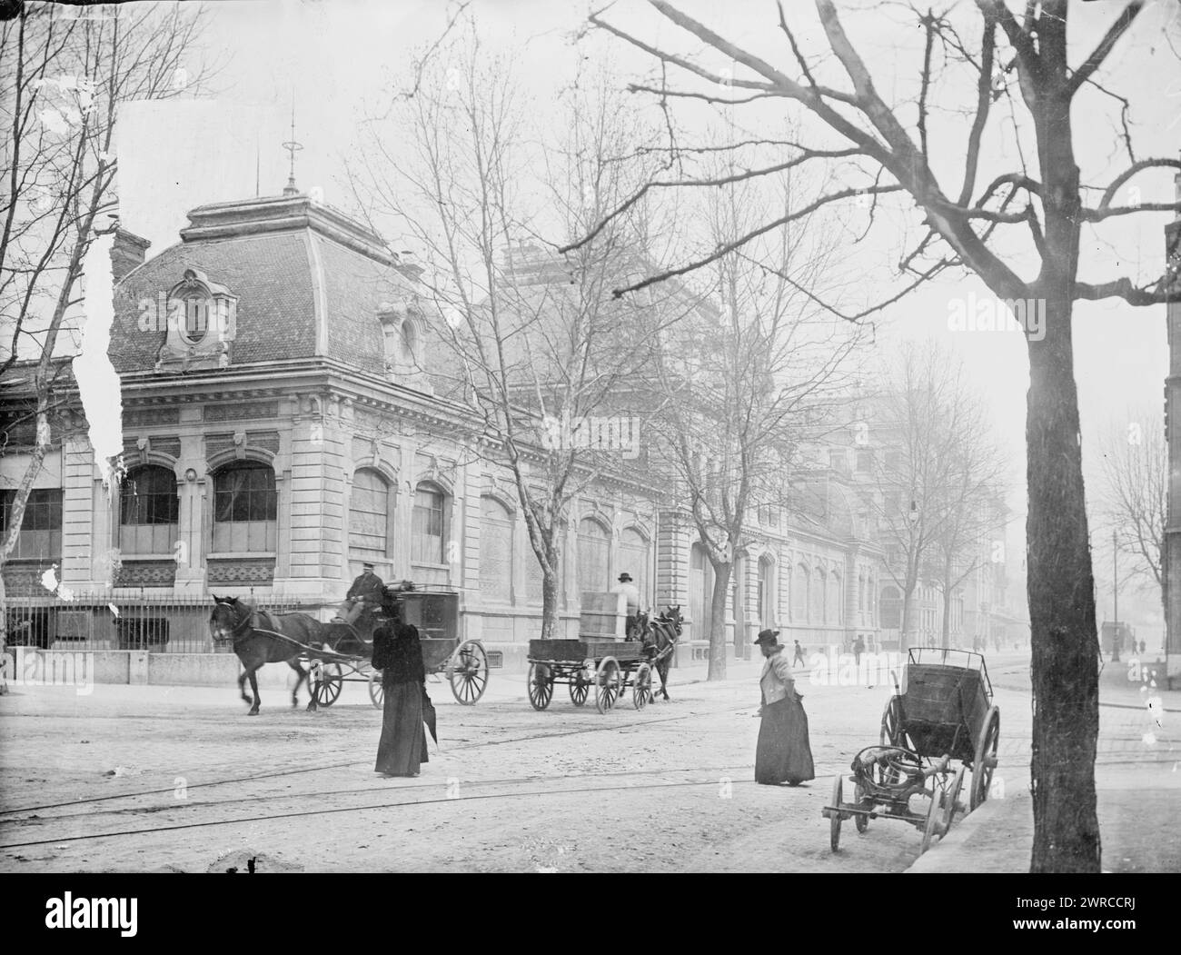 School of Industrial Arts, Ginevra, Fotografia mostra la Haute École d'Art et de Design Genève (Università d'Arte e Design di Ginevra, Ginevra, Svizzera., tra ca. 1915 e ca. 1920, Glass negative, 1 negativo: Glass Foto Stock