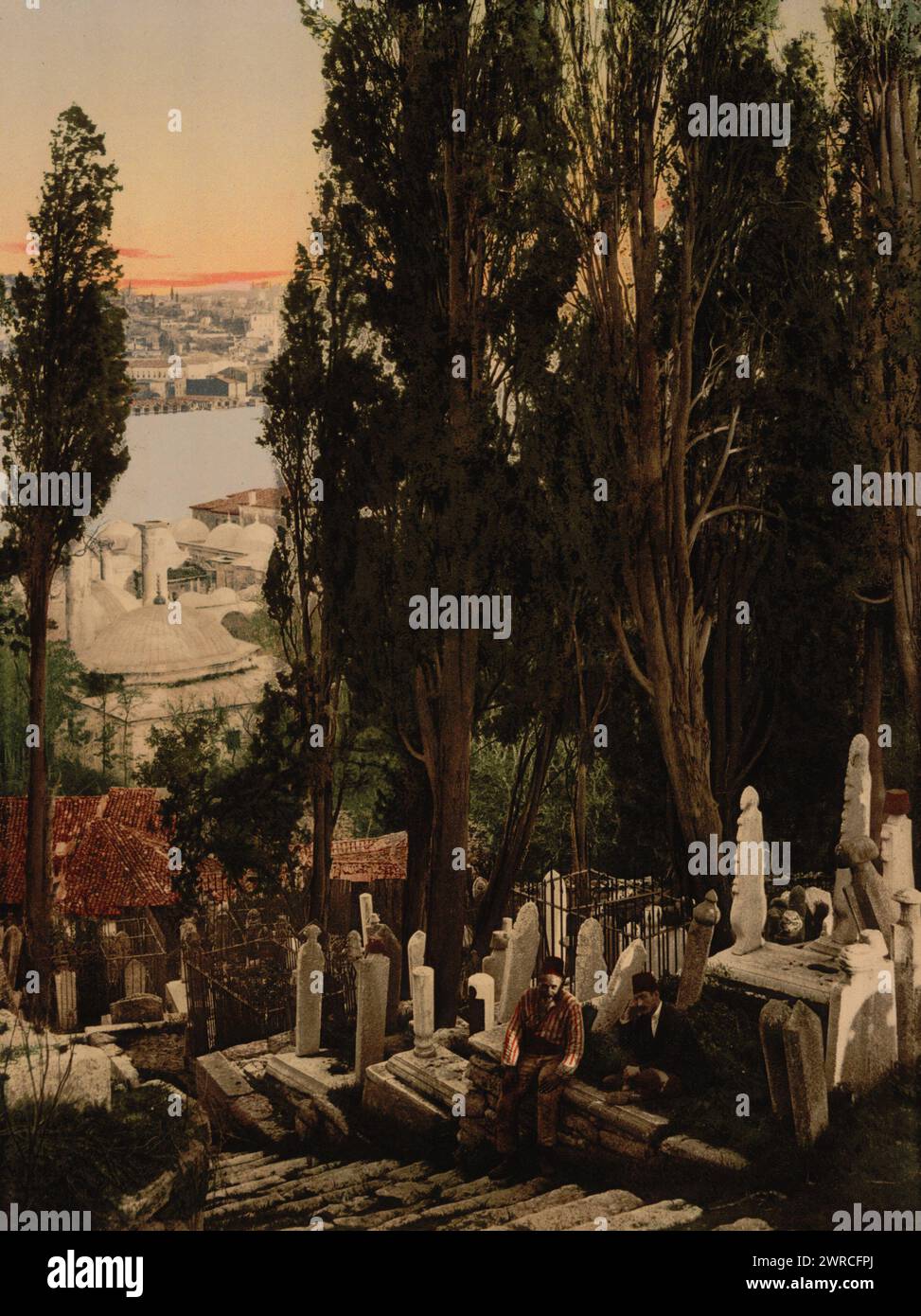 Una parte del cimitero di Eyoub (ossia Uyüp), II, Costantinopoli, Turchia, tra circa 1890 e ca. 1900., Turchia, Istanbul, colore, 1890-1900 Foto Stock