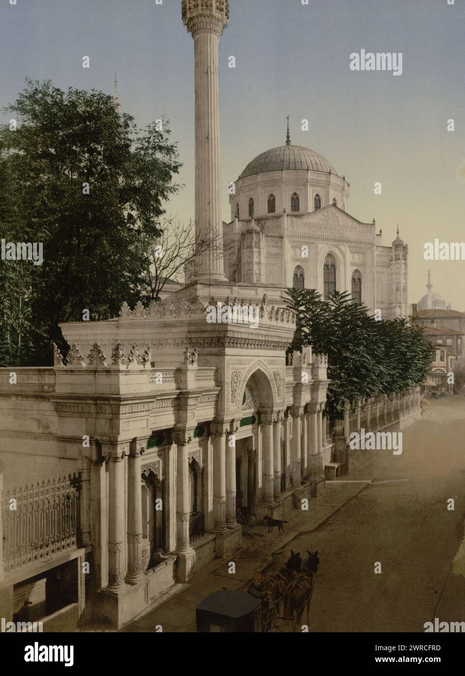 Pertevniyal valide Sultan Camii, Aksaray, Costantinopoli, Turchia, tra ca. 1890 e ca. 1900., Turchia, Istanbul, colore, 1890-1900 Foto Stock