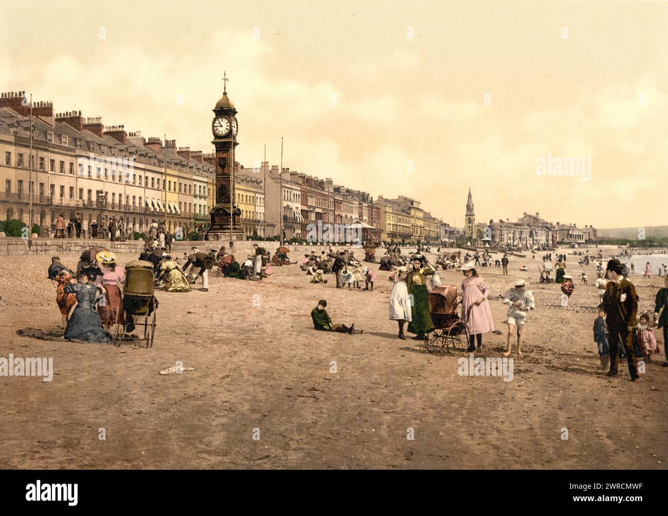 Jubilee Clock Tower, Weymouth, Inghilterra, l'immagine mostra la torre dell'orologio costruita nel 1887 per commemorare il 50° anno della regina Vittoria sul trono della Gran Bretagna. 1890 e ca. 1900., Inghilterra, Dorset, Weymouth, colore, 1890-1900 Foto Stock