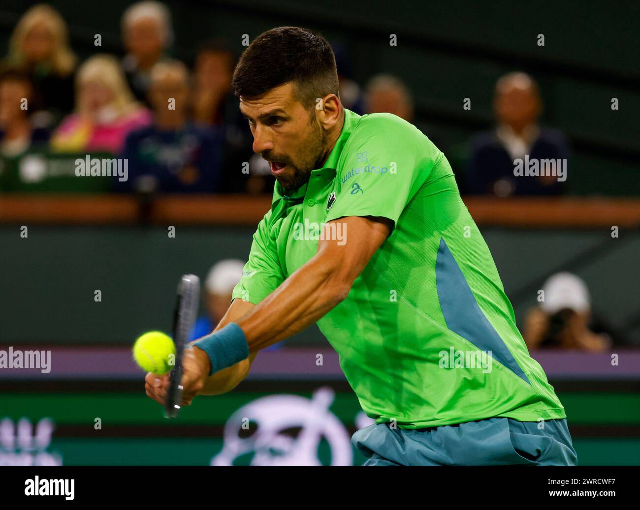 11 marzo 2024 Novak Djokovic serbo torna un tiro contro l'italiano Luca Nardi durante il BNP Paribas Open a Indian Wells, CA. Charles Baus/CSM Foto Stock