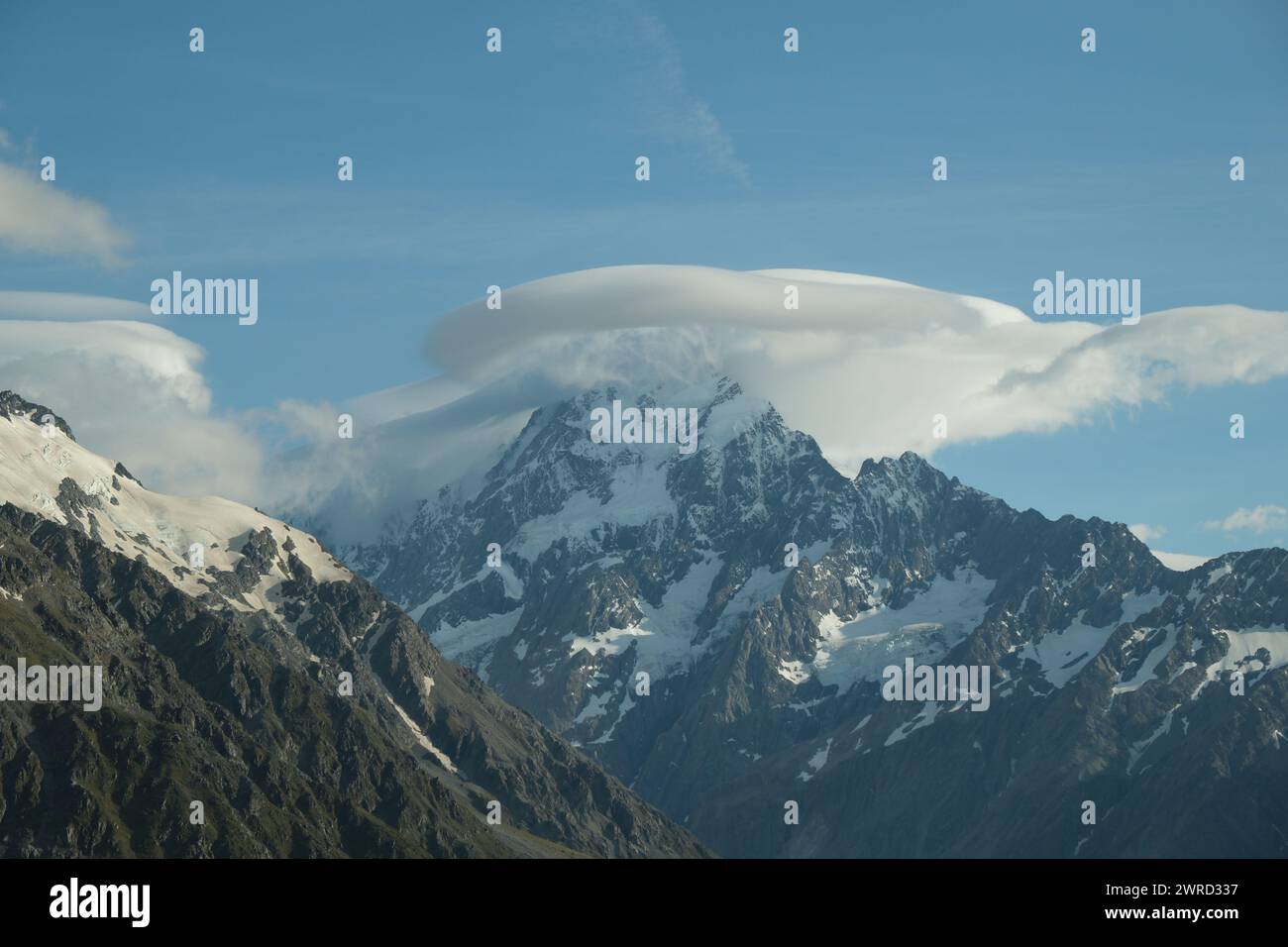 Cupola di nuvole su Aoraki Foto Stock