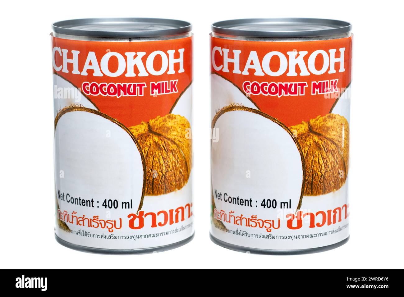 Due barattoli da 400 ml di latte di cocco Chaokoh Foto Stock