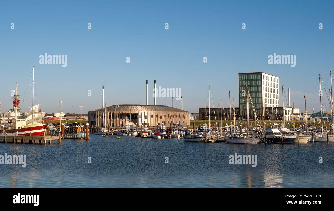 Barche nel porto turistico di Esbjerg Strand nella città di Esbjerg sulla costa del Mare del Nord dello Jutland, Danimarca Foto Stock