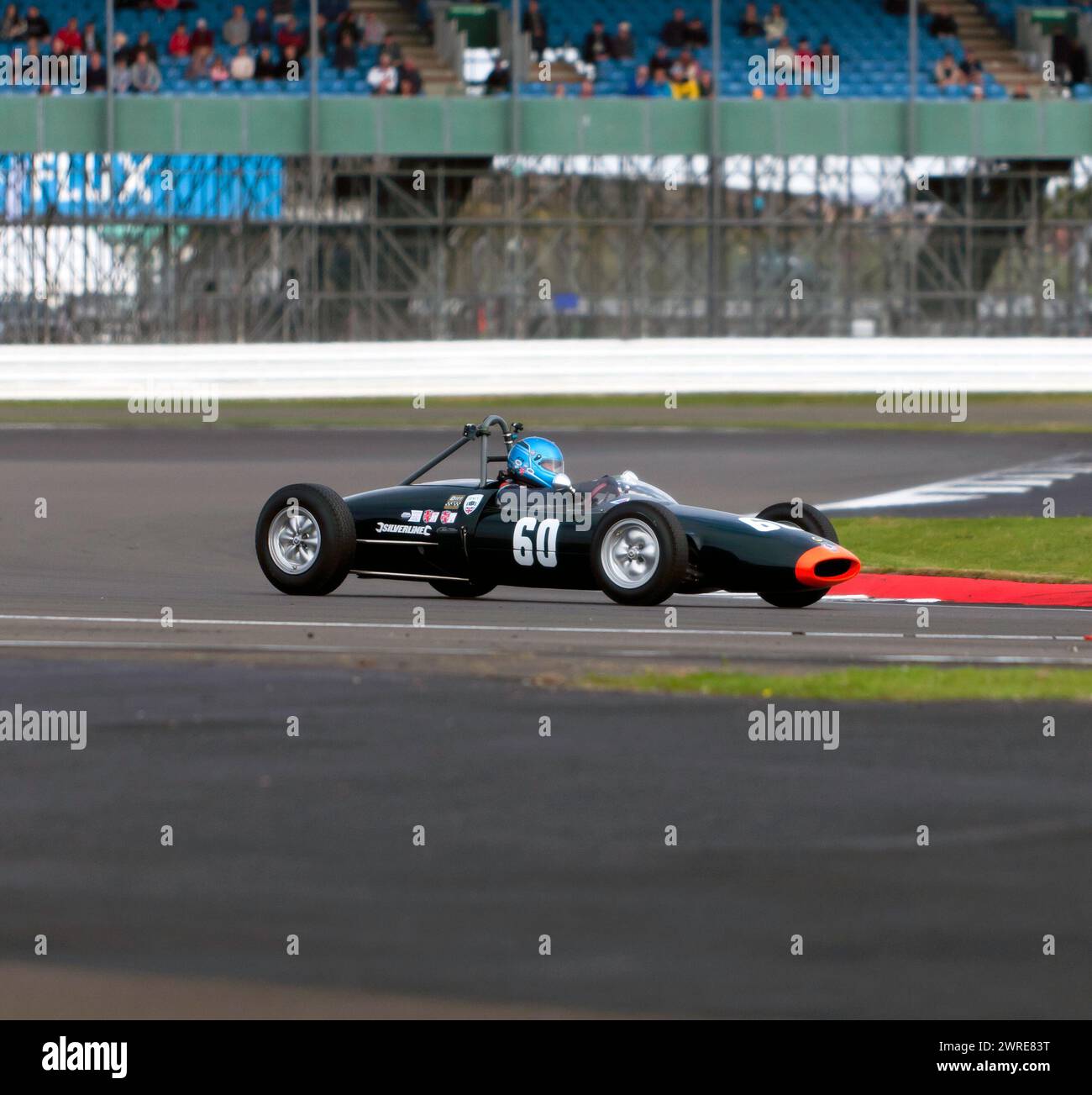 Simon (Syd) Fraser alla guida della sua Green and Orange, 1961, Lotus 20/22, durante la Historic Formula Junior Race al Silverstone Festival 2023 Foto Stock