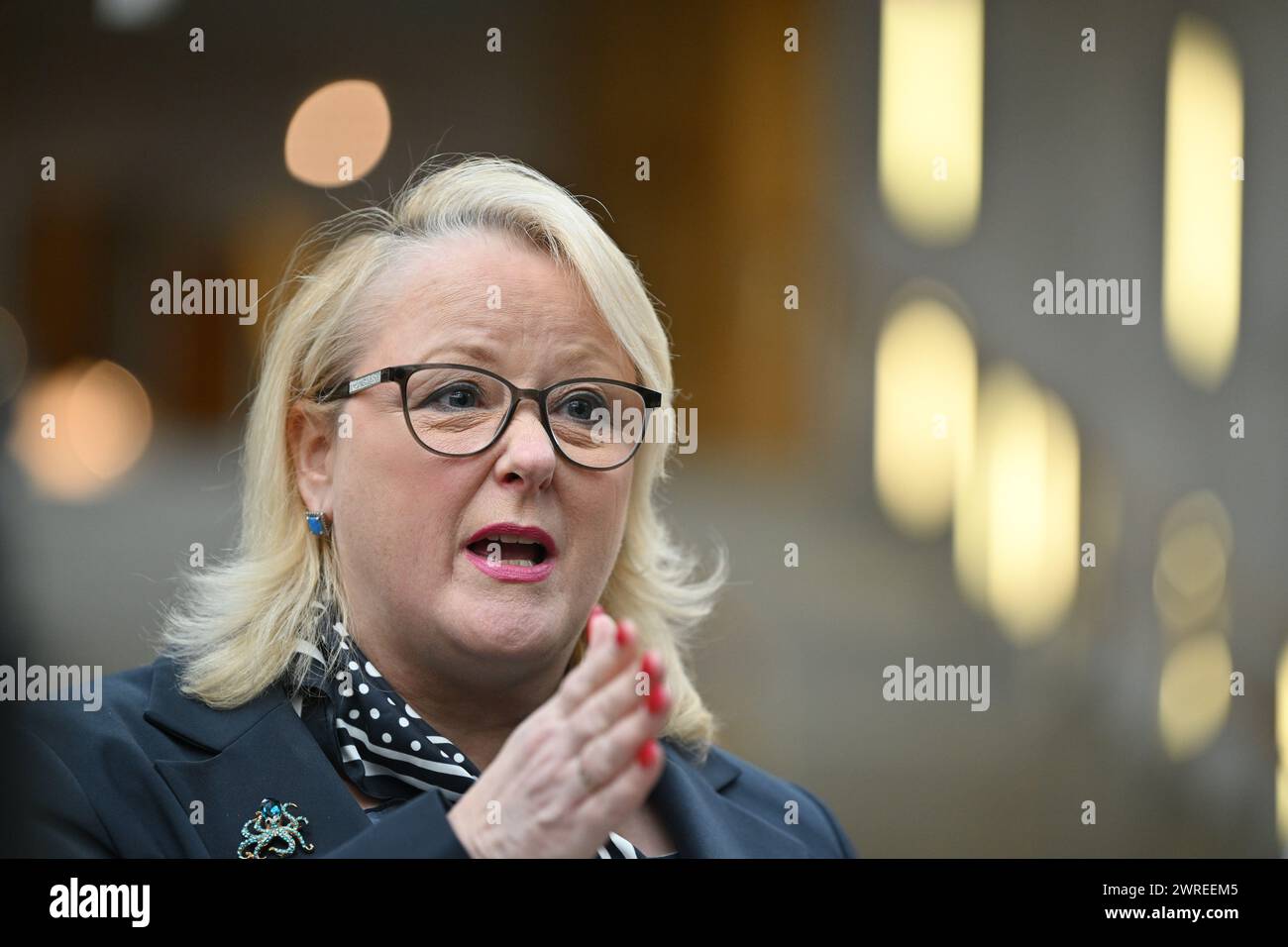 Edimburgo Scozia, Regno Unito 12 marzo 2024. Christina McKelvie MSP, ministro della politica in materia di droga e alcol, al Parlamento scozzese. credito sst/alamy notizie in diretta Foto Stock